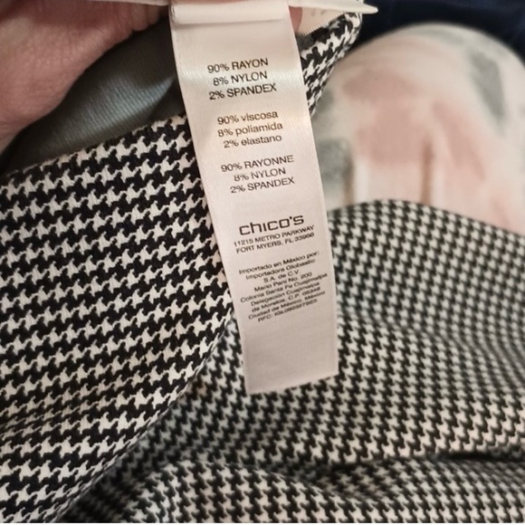 Womens Chico's Stretchy Dress Pants SIZE 1.5 small or XS - Picture 5 of 5